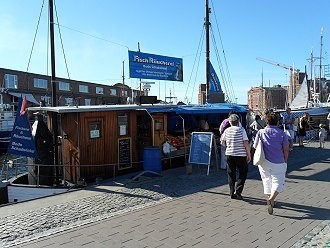 Wismar Hafen Fischverkauf