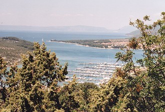 Bucht mit einer Marina in Kroatien Bucht mit einer Marina in Kroatien