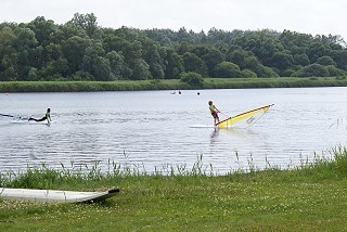 Surfen am Hooksieler Binnentief Surfen am Hooksieler Binnentief
