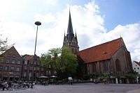 Marktplatz mit der Kirche St. Nikolai
