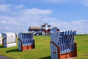 Bademöglichkeit mit Strandkörben in Friedrichstadt