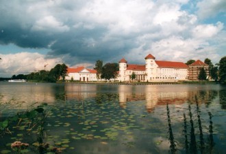 Blick auf Schloss Reinsberg im Sächsischen Elbland