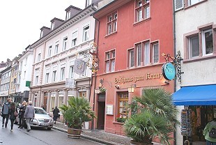 Strasse in der Altstadt von Freiburg