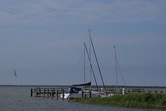 Segelboote auf dem Bootsliegeplatz Wustrow