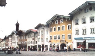 Marktplatz und Geschäfte in Bad Tölz Marktplatz und Geschäfte in Bad Tölz
