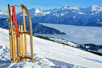 Rodeln und Winterurlaub im Berner Oberland Rodeln und Winterurlaub im Berner Oberland