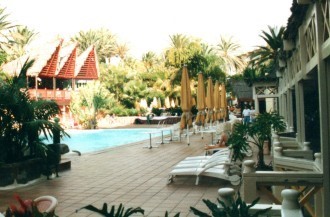 Hotel mit Pool-Landschaft auf Fuerteventura