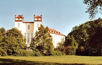 Das Schloss Lübbenau mit dem Schlosspark Das Schloss Lübbenau mit dem Schlosspark