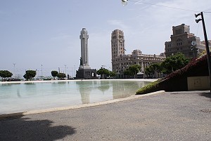 Plaza de Espana mit dem Gedenkkreuz