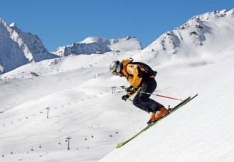 Skifahrer in den Bergen des Ötztal Skifahrer in den Bergen des Ötztal