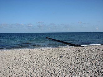 Ostsee-Spaziergang am Strand von Breege Ostsee-Spaziergang am Strand von Breege