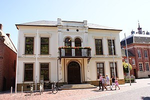 Rathaus am Marktplatz in Norden