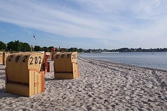 Badestrand und Strandkörbe in Schönberg am Schönberger Strand