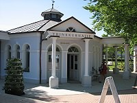 ehemalige Trinkkurhalle im Zentrum von Boltenhagen